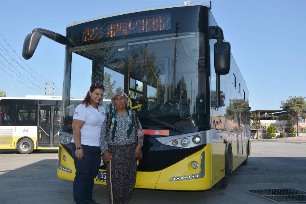 Yaşlılık maaşını otobüste unutan Zeliha teyze paralarına kavuştu