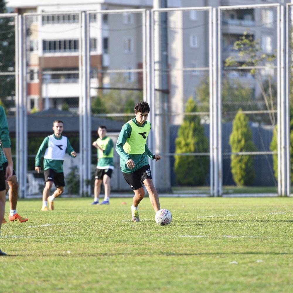 Bursaspor, Tarsus İdman Yurdu maçına hazırlanıyor