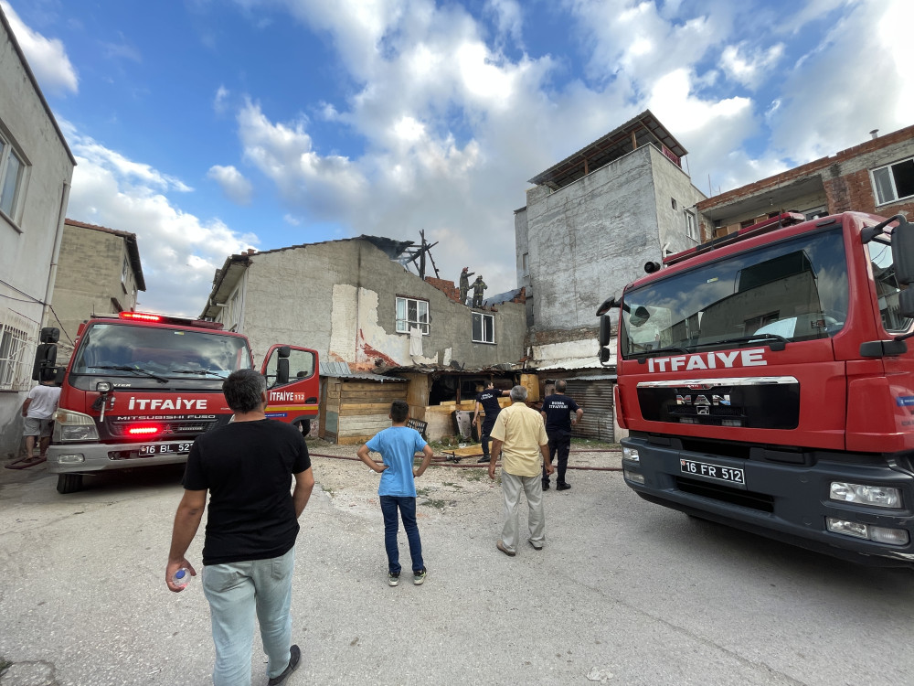 Bursa'da bir evde çıkan yangın paniğe neden oldu