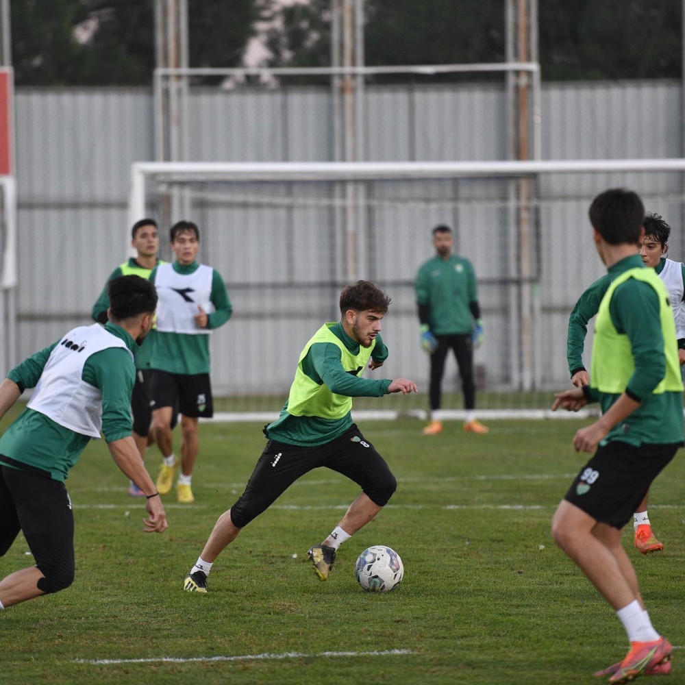 Bursaspor'da 24 Erzincanspor maçı hazırlıkları