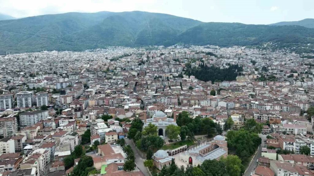 Yüzlerce yıllık Yıldırım Bayezid Camii’ni hiçbir depremde yıkamadı