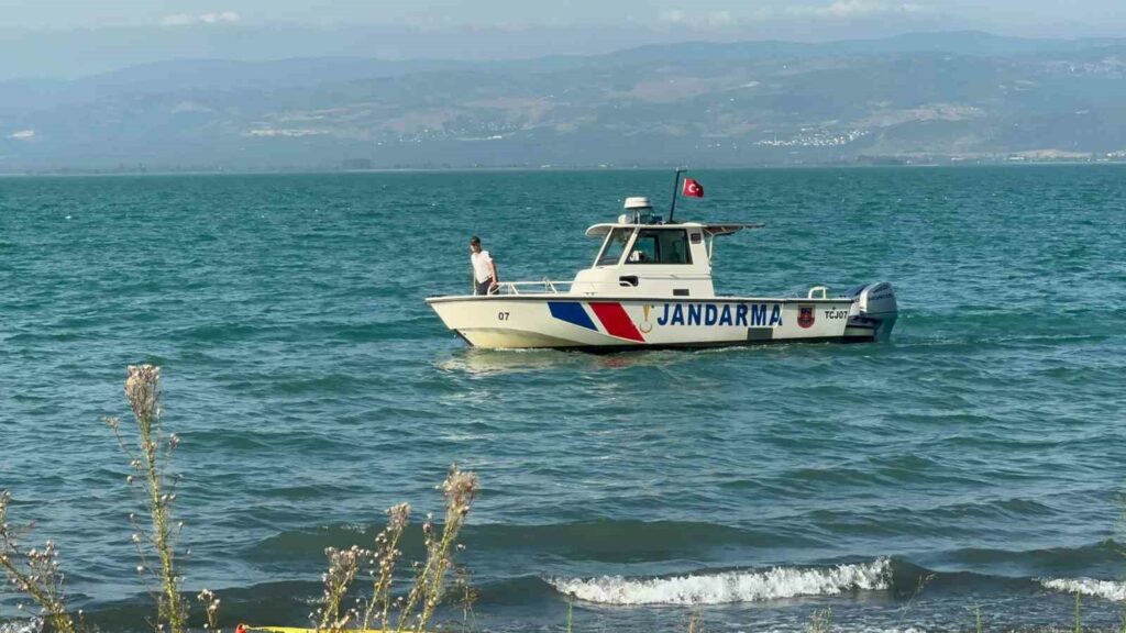 Bursa’da serinlemek için göle giren çocuk boğuldu