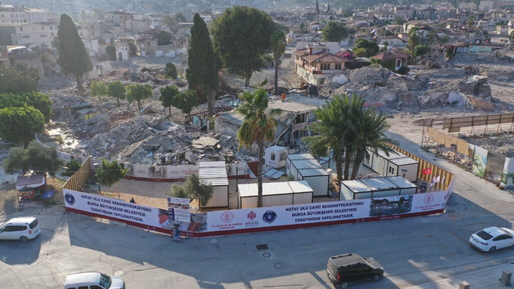 Bursa Büyükşehir Belediyesi, Hatay’daki 752 yıllık camiyi ayağa kaldıracak
