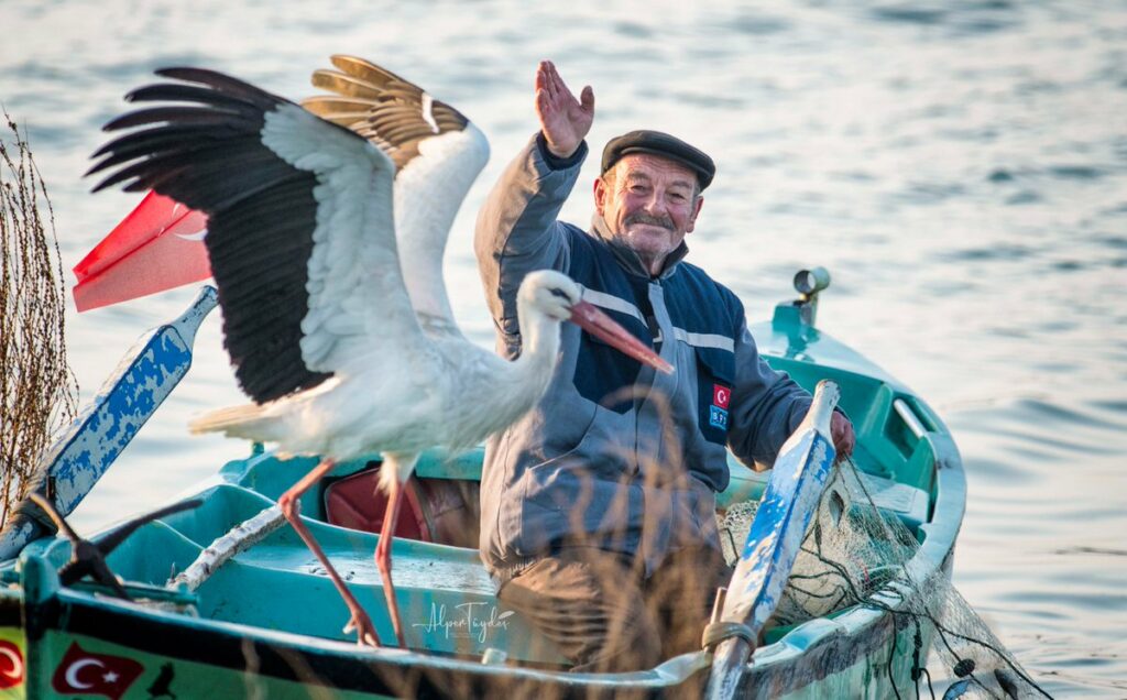 Yaren Leylek Adem Amca’ya veda etti