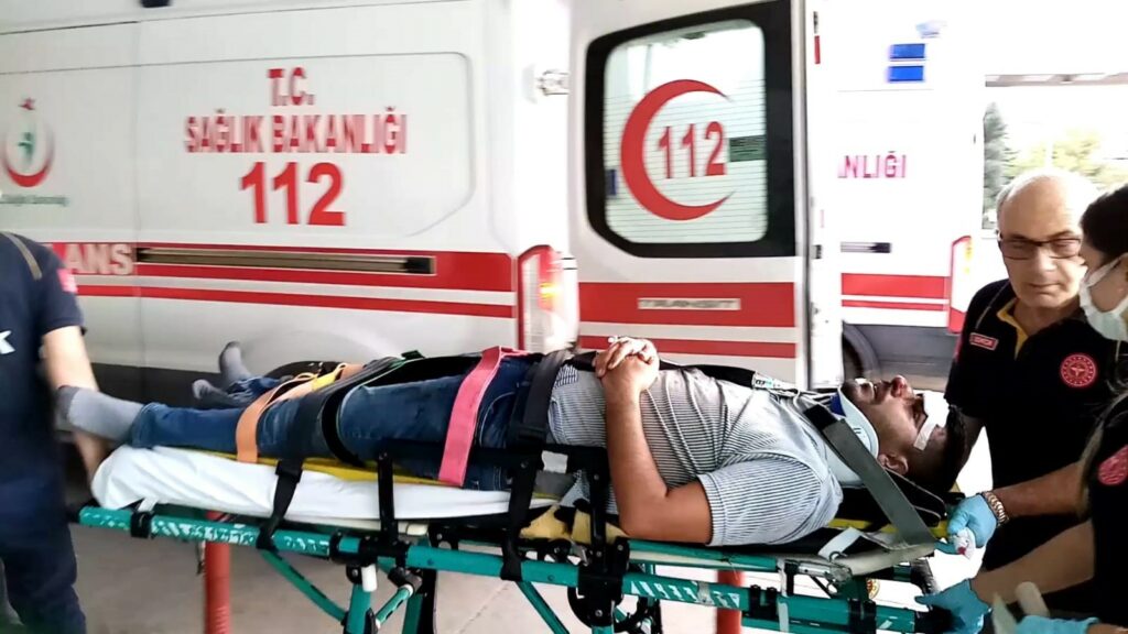 Bursa’da 2 otomobil çarpıştı: 1’i bebek 6 kişi yaralandı