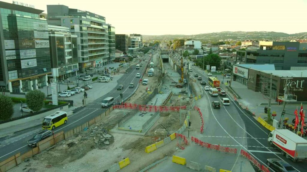 Bursa’da, Geçit yolundaki trafik çilesi bitti