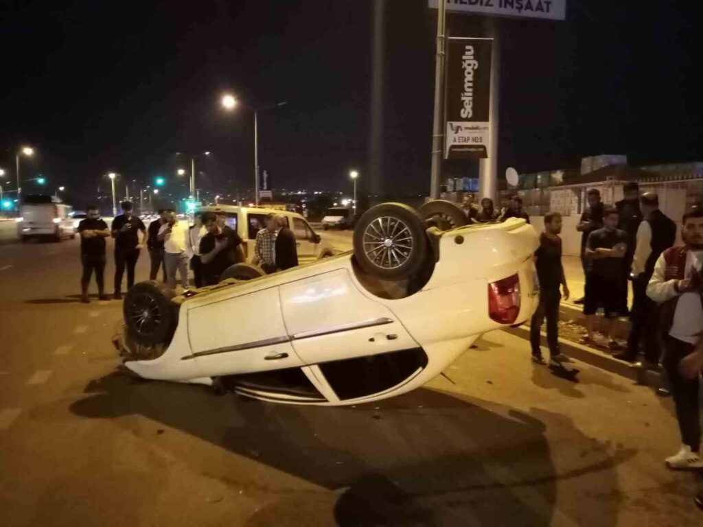Bursa’da takla atan otomobildeki yolcu yaralandı