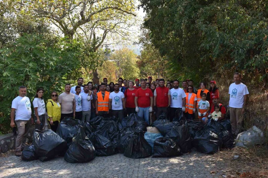 Yıldırım’da 1 ton atık toplandı