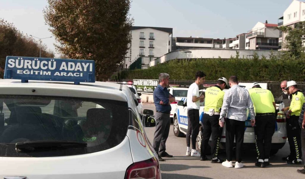 Bursa’da aday sürücü ehliyetini alamadan ceza yedi