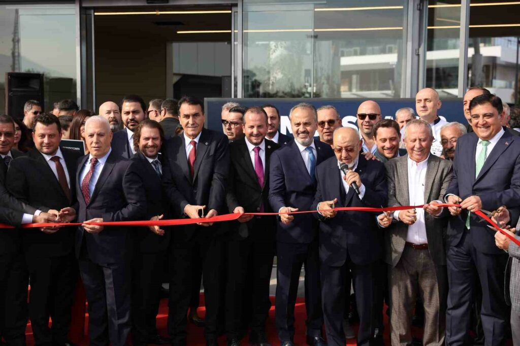 DownTown Bursa Yaşam ve Eğlence Merkezi kapılarını açtı