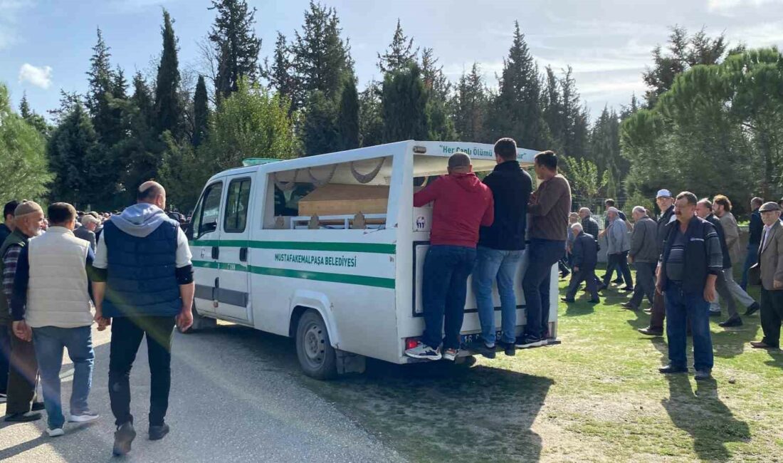 Bursa’da cinnet kurbanı anne ve oğulları toprağa verildi