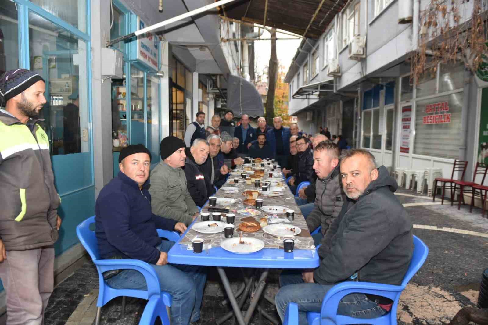 Başkan Aydın esnafla kahvaltıda buluştu