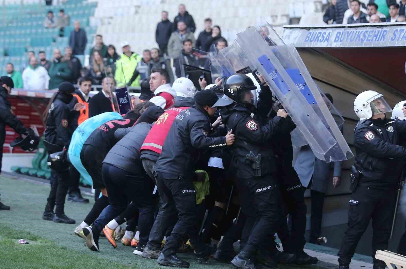 Bursaspor taraftar grubu Teksas: “Diyarbekirspor karşılaşması sonu yine bir provokasyona sahne olmuştur”