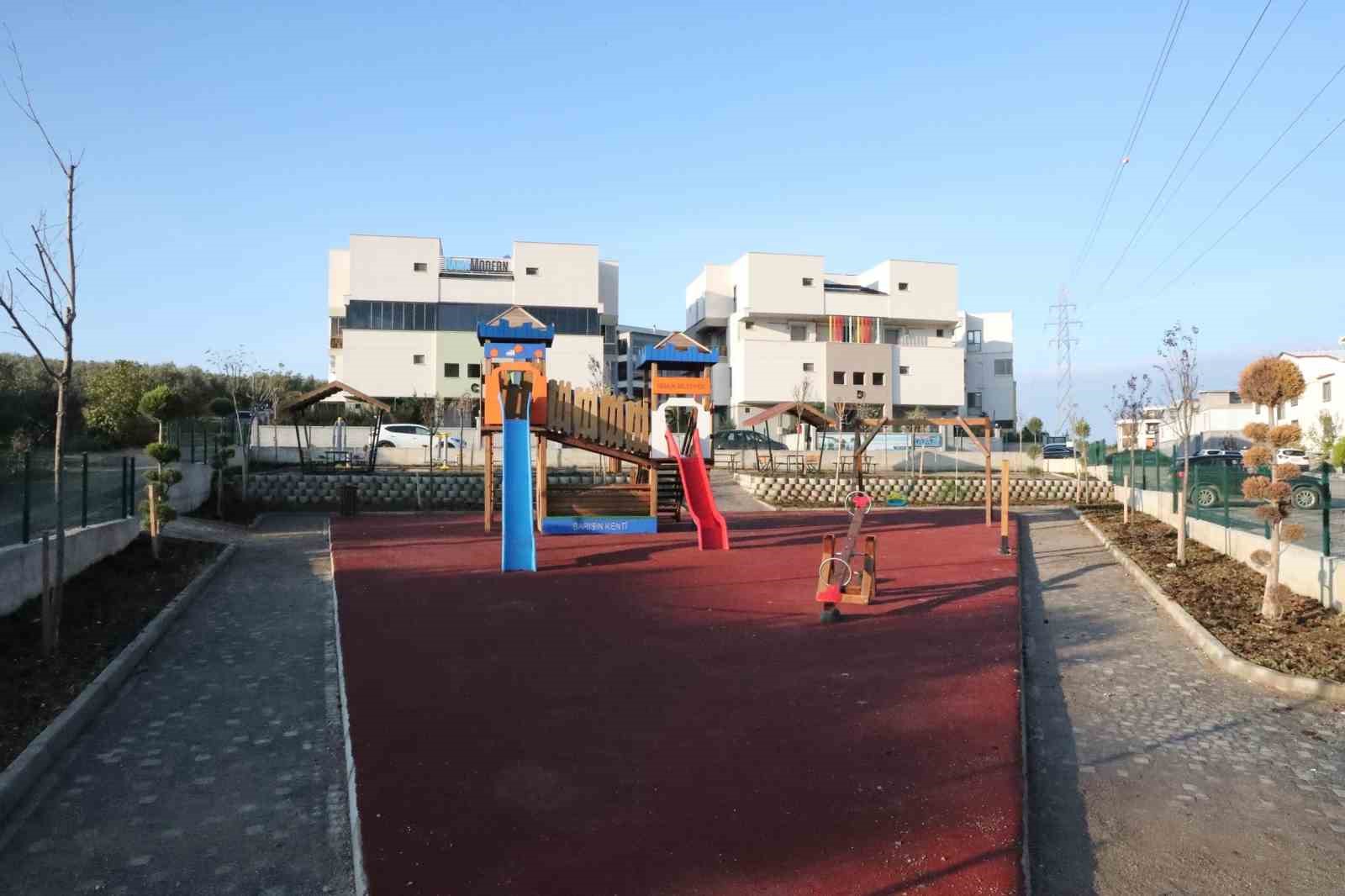 Gemlik’te çocuklar yeni parklarına kavuştu