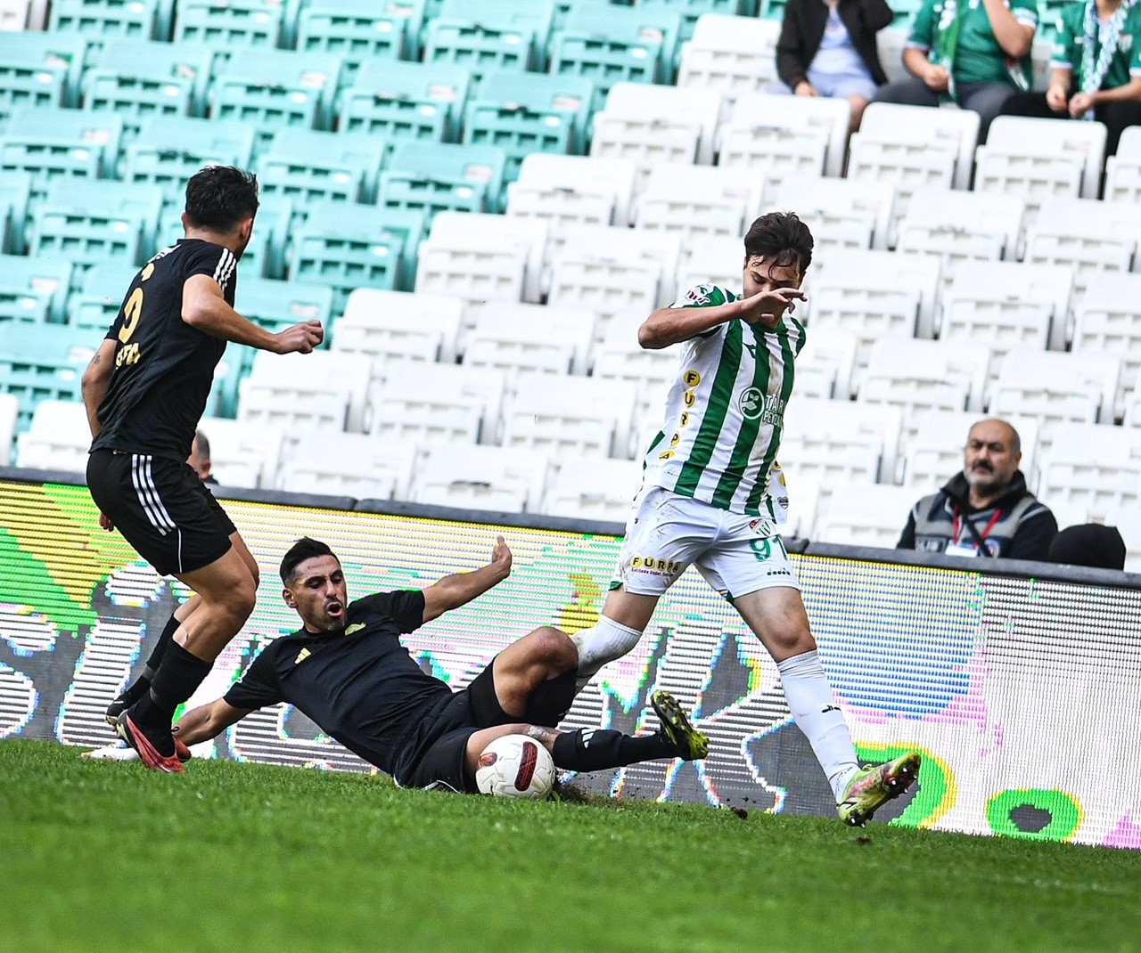 TFF 2. Lig: Bursaspor: 1 – Esenler Erokspor: 1