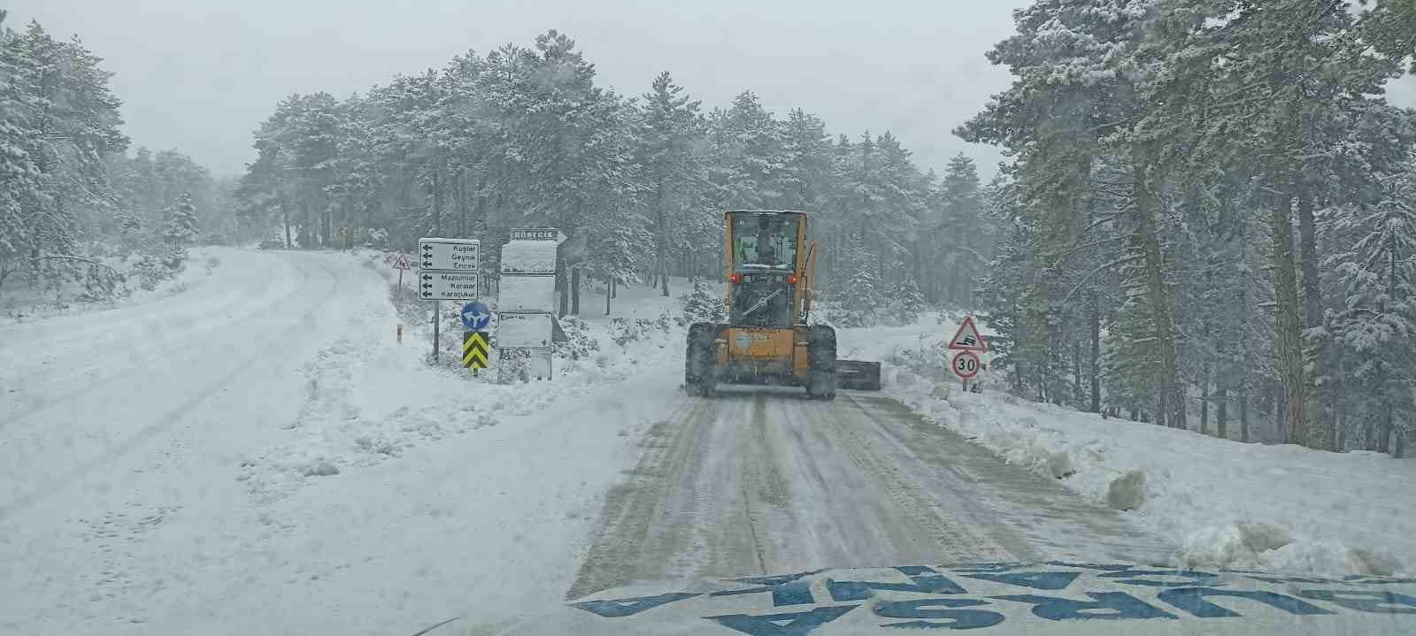 Bursa’da 56 mahallede kar mesaisi