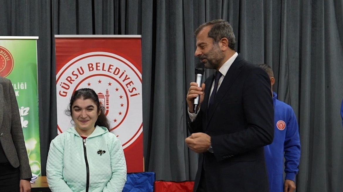 Çevreci Feride, Başkan Işık ile beraber atık topladı