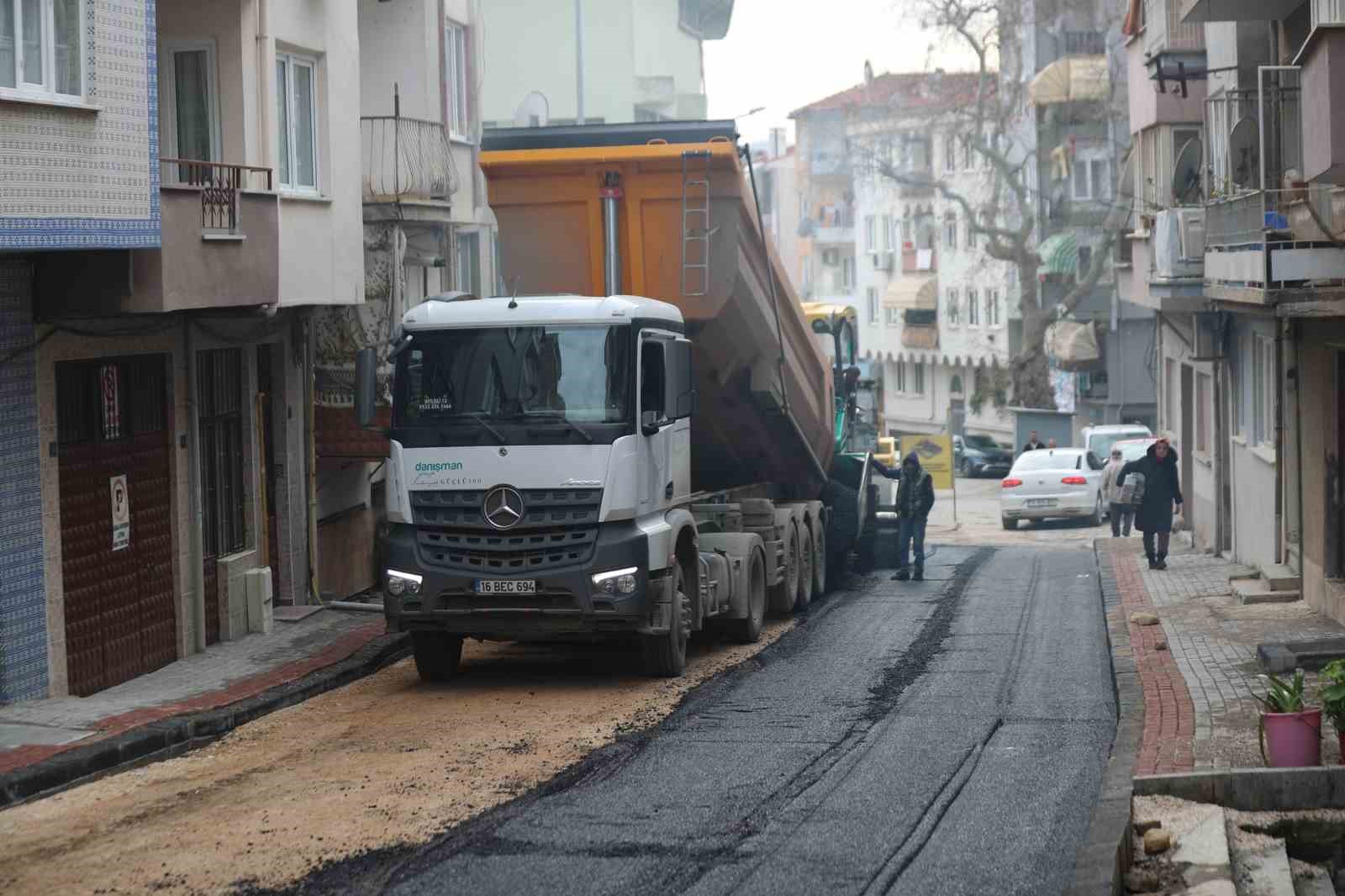 Gemlik Belediyesi’nden Alemdar Caddesi’ne estetik dokunuş