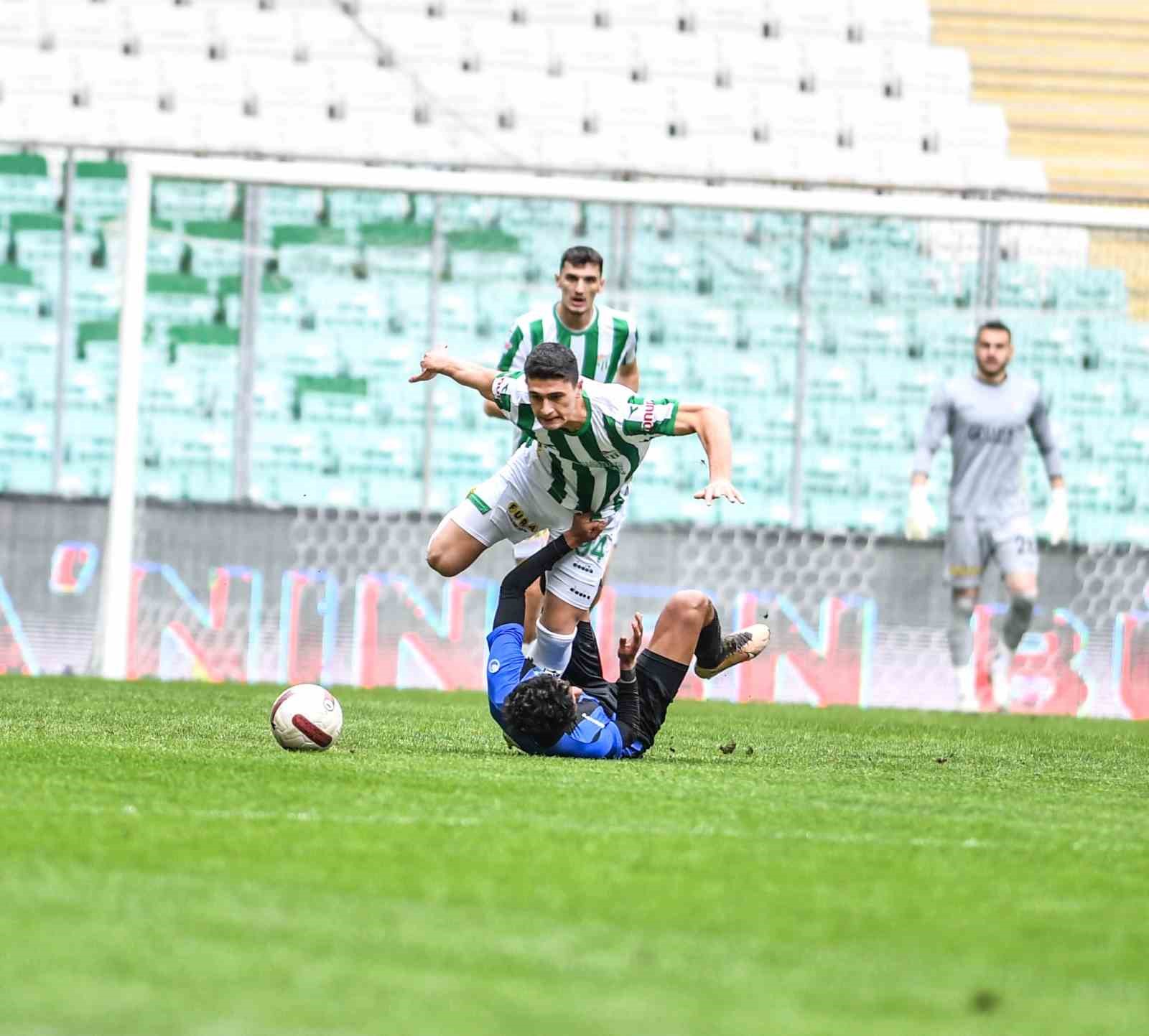 TFF 2. Lig: Bursaspor: 1 – Karacabey Belediyespor: 2