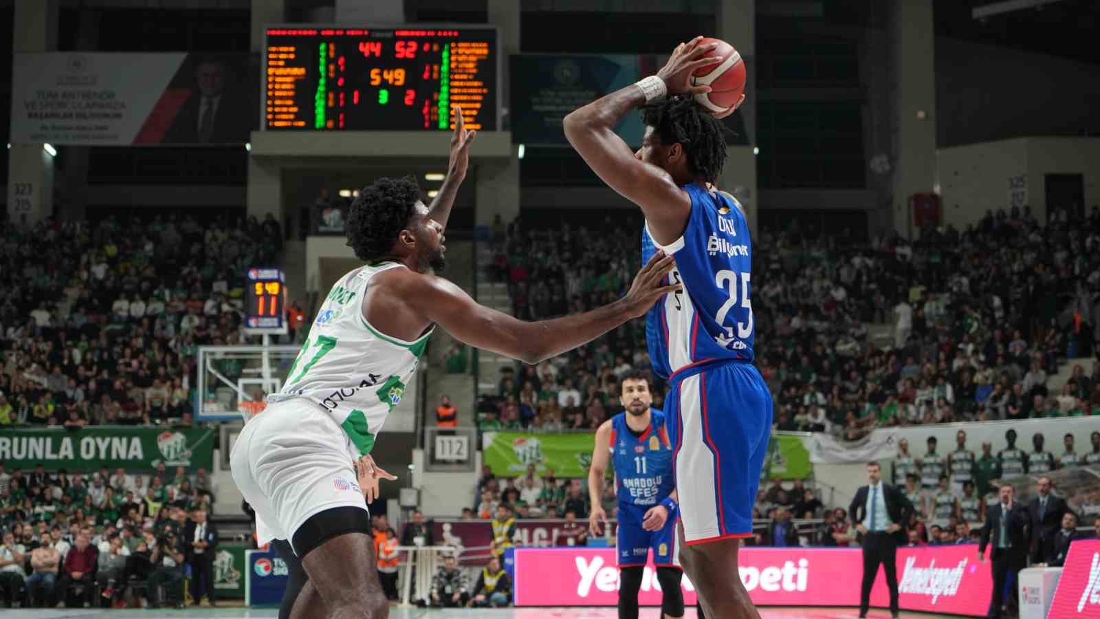 Türkiye Sigorta Basketbol Süper Ligi: Bursaspor: 73 – A. Efes: 83