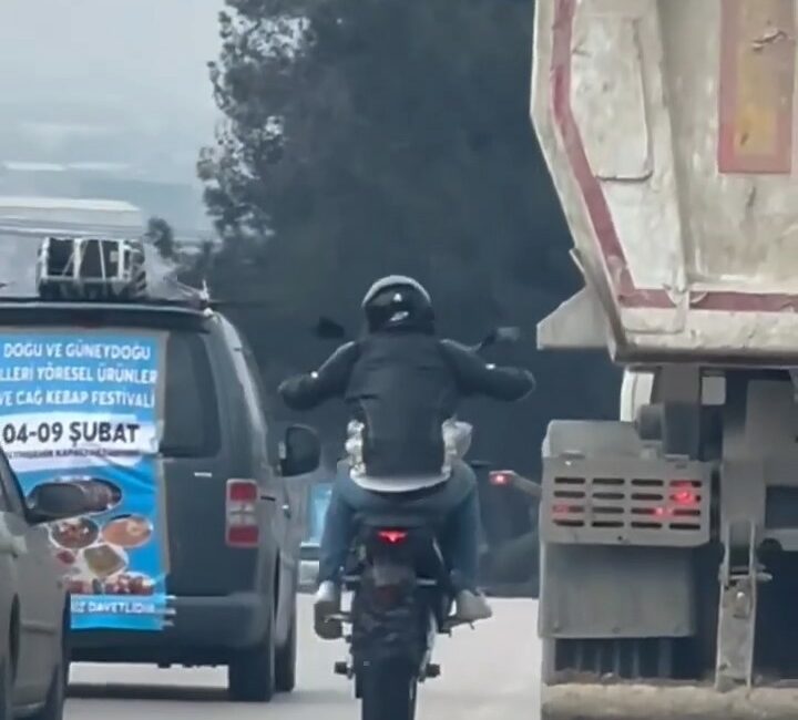 Bursa'da motosikletli trafik magandası