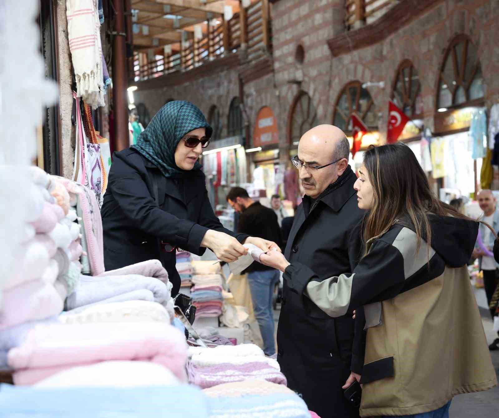 Bursa Valisi Demirtaş ailecek halkın içinde