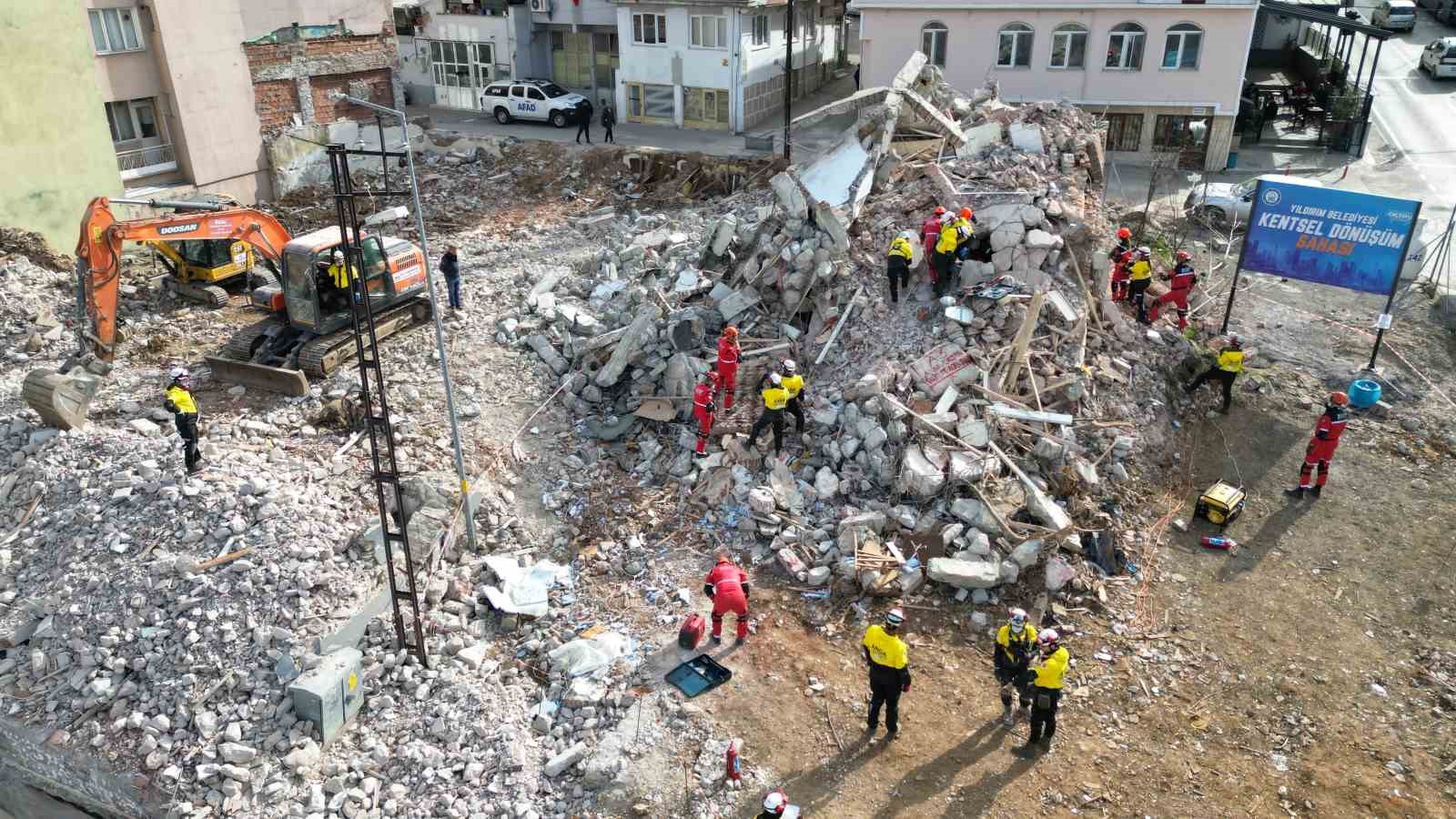 (Özel) Bursa’da nefes kesen deprem tatbikatı…