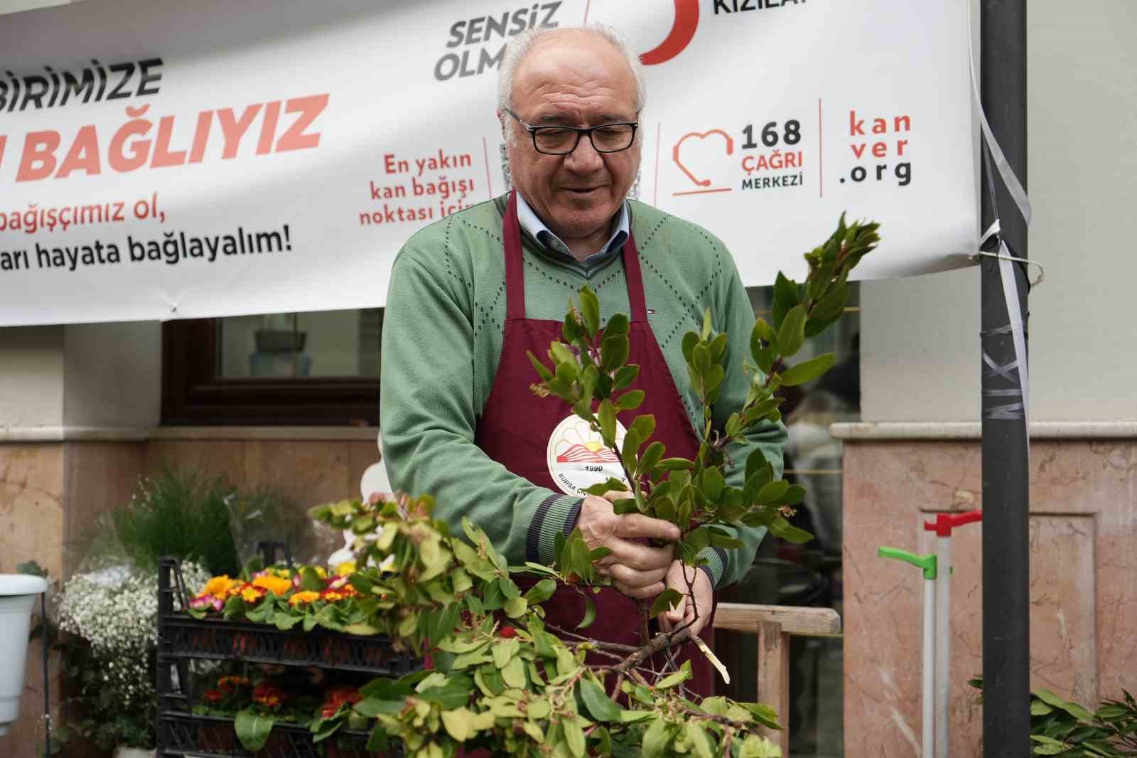 (Özel) Bursalı çiçekçiler uyuşturucu tacirine isyan etti…”O kişi meslektaşımız değil”