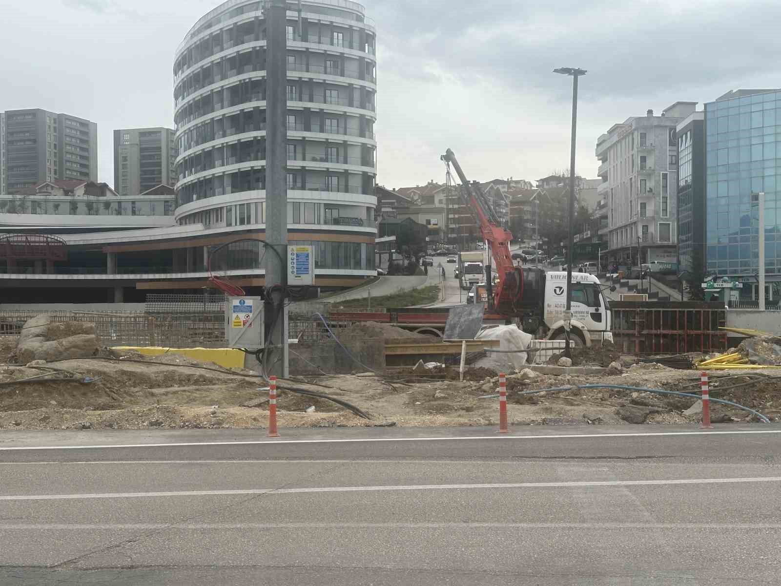 Bursa’da metro inşaatında asansör boşluğuna düşen işçi öldü