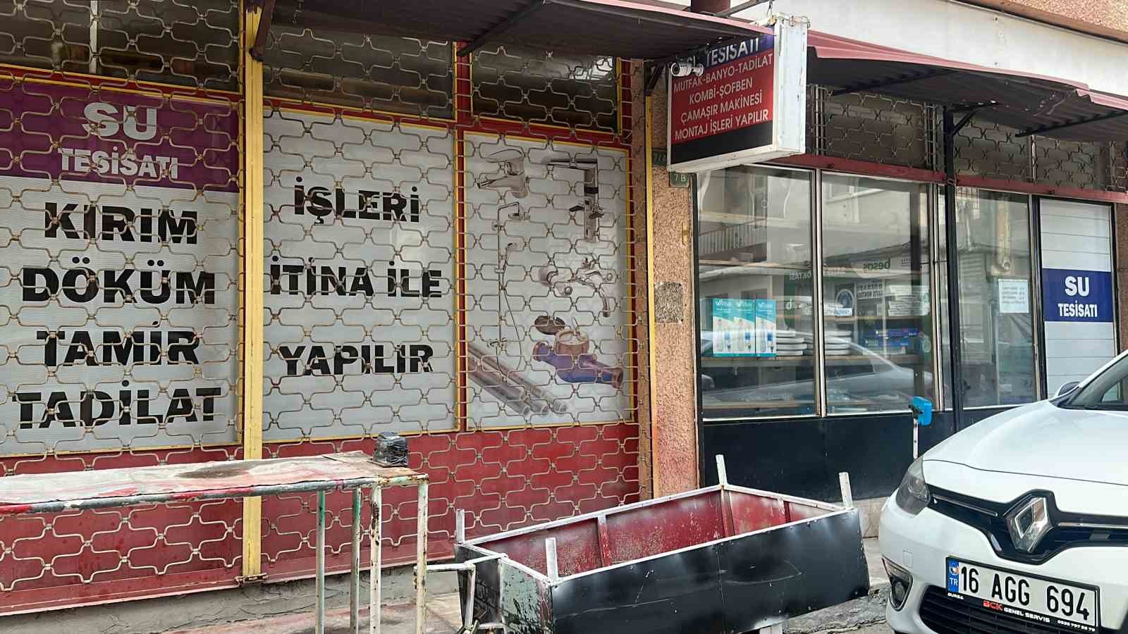 (Özel) Patlak hortum yüzünden müşterisini bıçakladı, işyeri sahibi tutuklandı