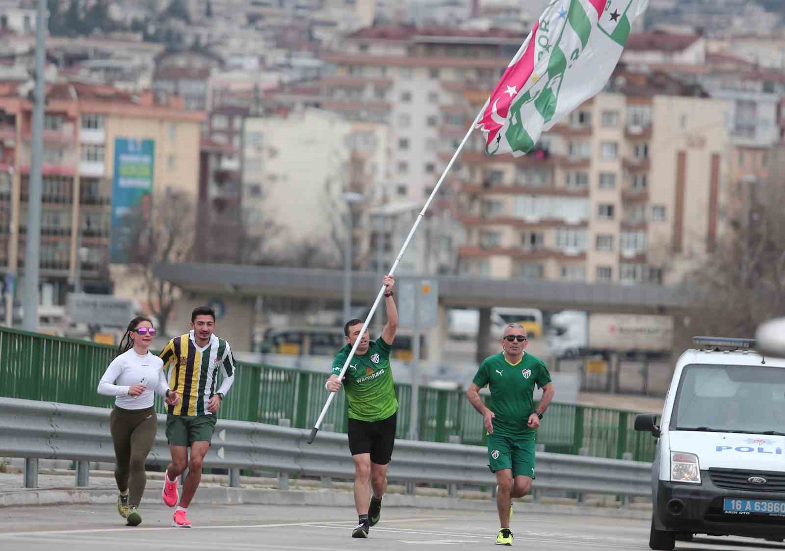 Sevgililer Günü’nde Bursaspor’a koştular