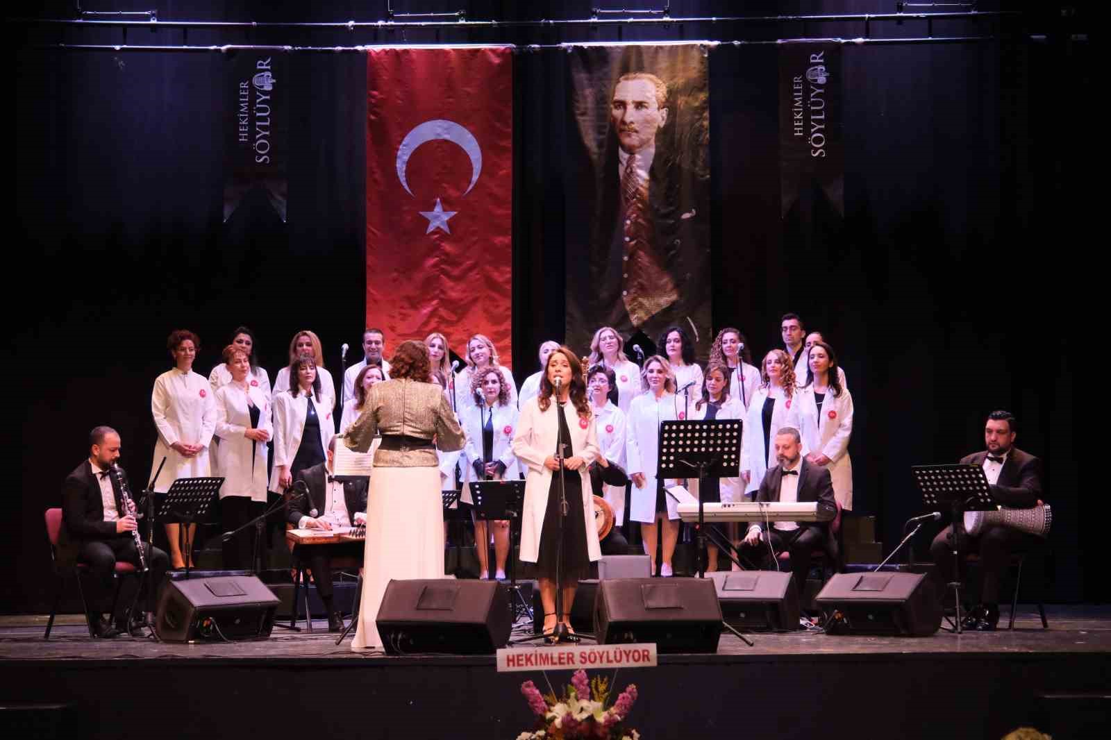 Bursa’da hekimler beyaz önlükleriyle konser verdi