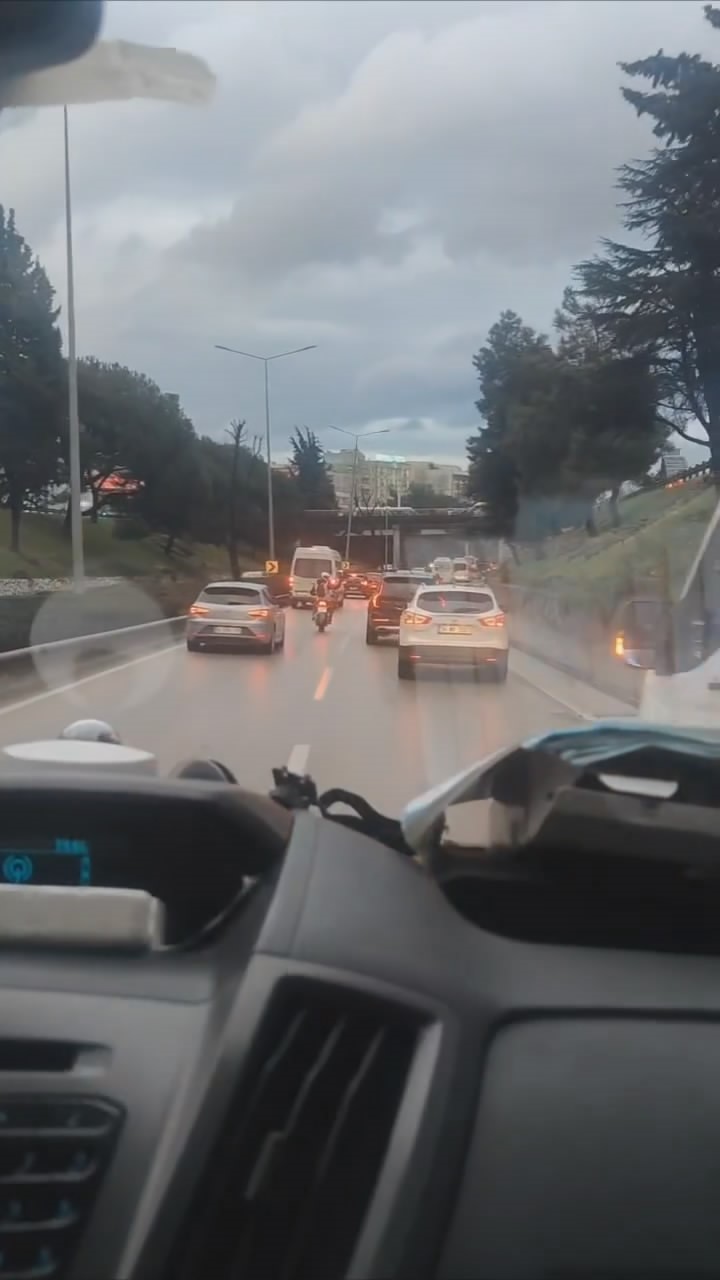 Bursa’da motosikletli 112 ambulansı için fermuar sistemi yaptırdı