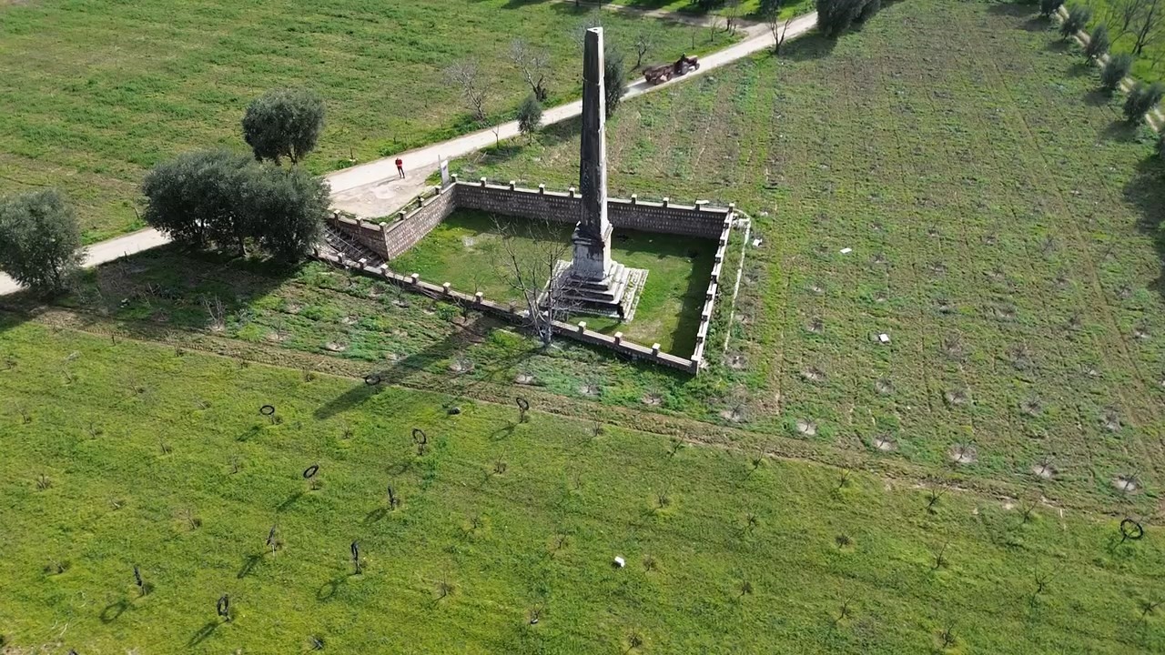 Bursa’da şeftali bahçesinin ortasında 2 bin yıllık dikilitaş