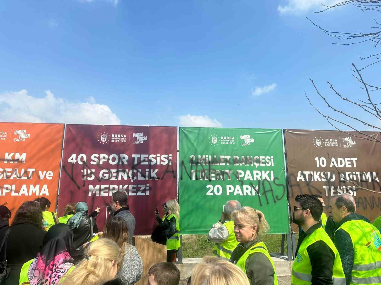 Bursa’da tanıtım tabelalarına verilen zarar hakkında açıklama