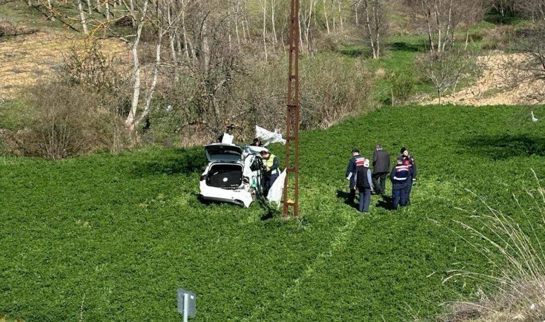 Bursa’da cenazeye gidenleri taşıyan