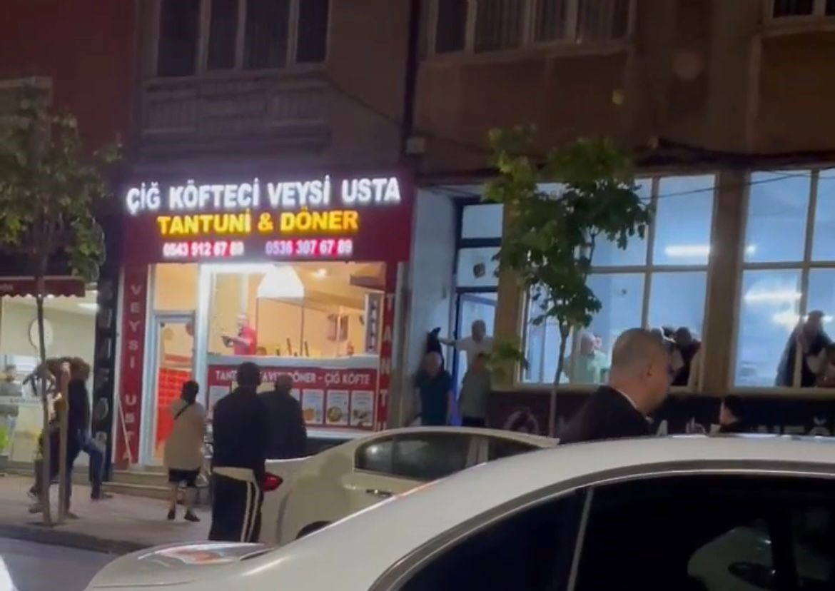 Hesap kavgası…Sandalyeler havada uçuştu: 2 yaralı