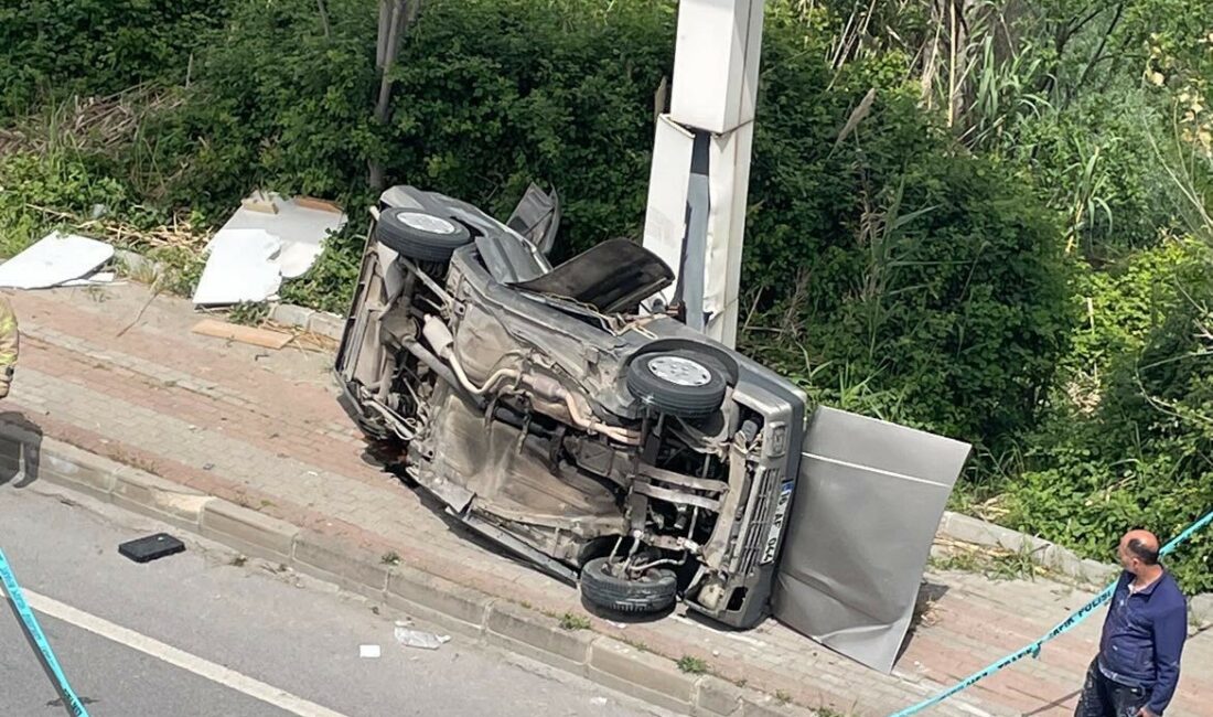 Bursa-Mudanya karayolunda kaldırımdaki direğe