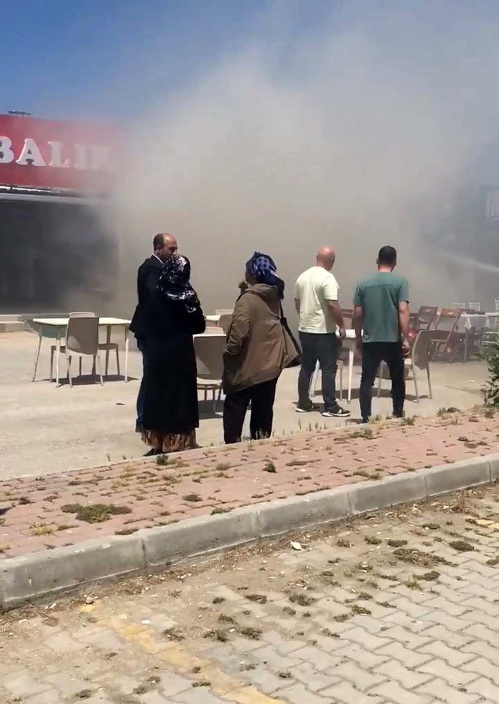 Mudanya’da balıkçı restoranı yandı