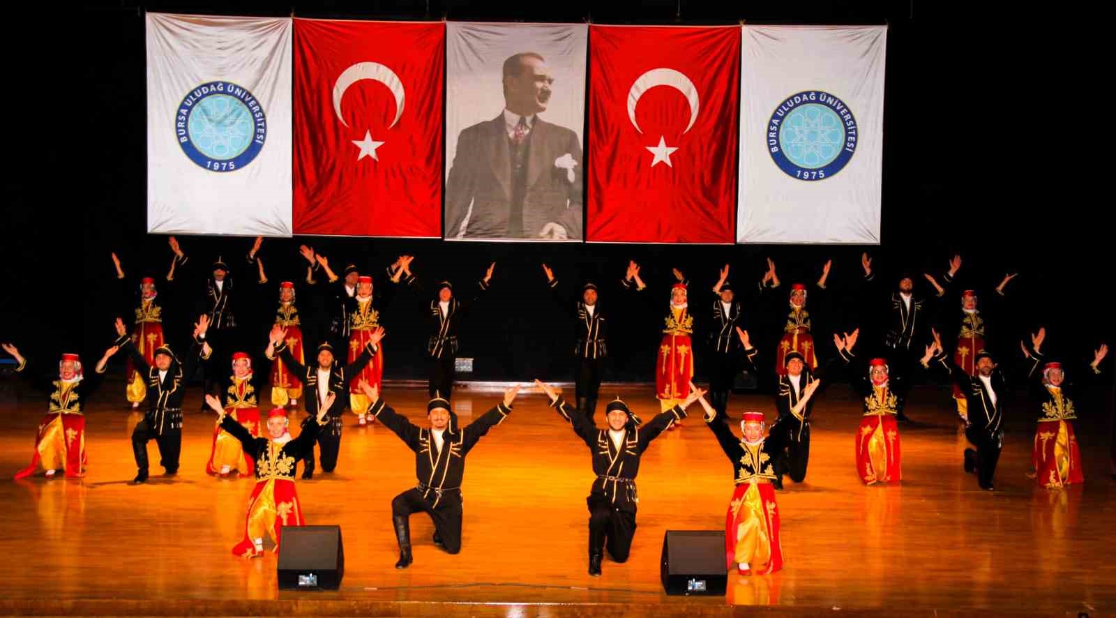 BUÜ’de Halk Dansları Festivali coşkusu