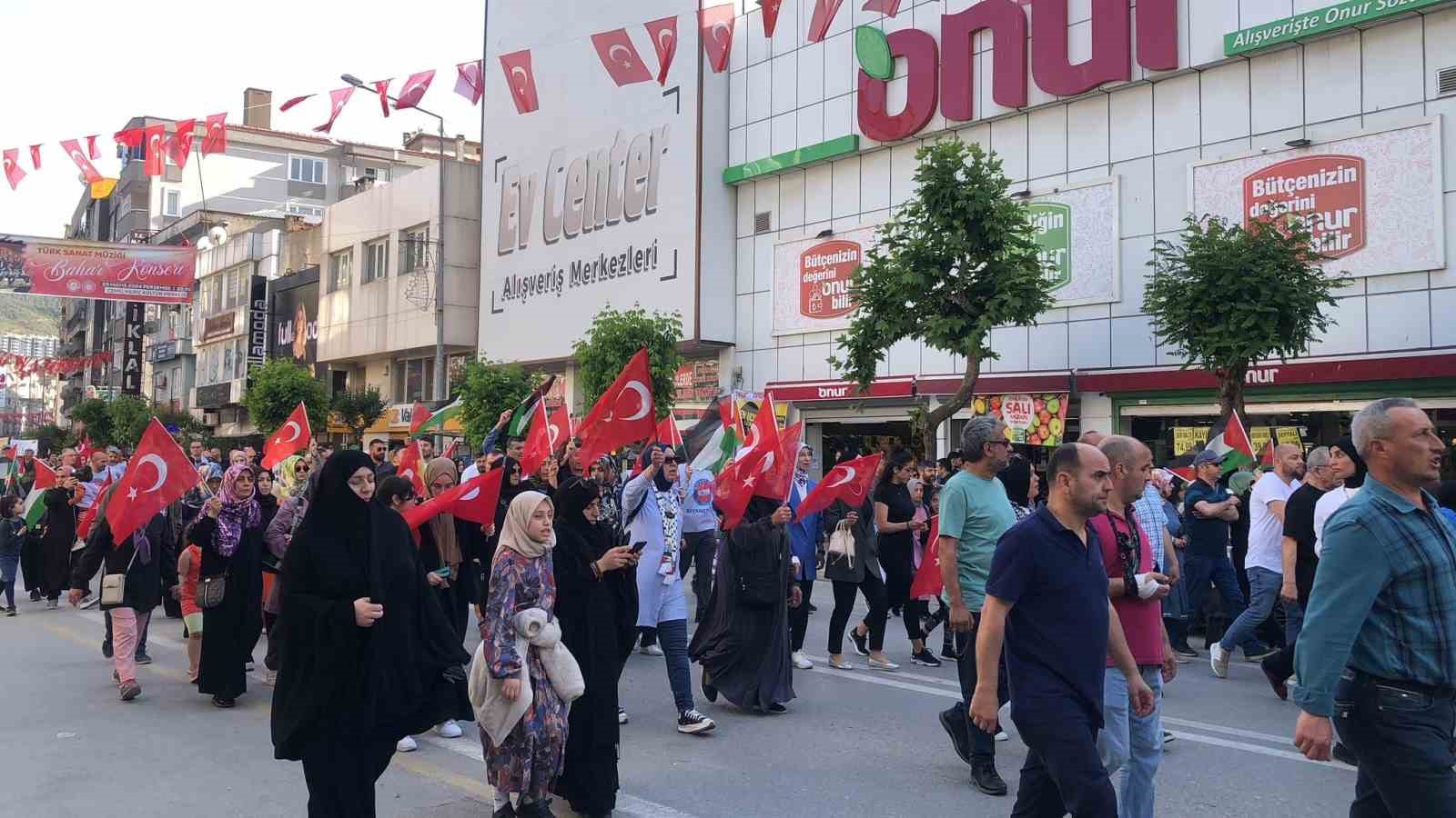 Gemlik’te Gazze’ye destek yürüyüşü