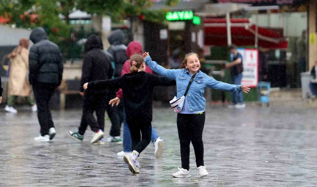 BURSA’DA BİRDEN BASTIRAN YAĞMURA