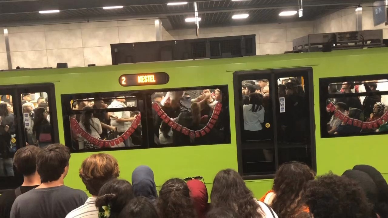 Bursa’da metro vagonunu ringe çevirdiler