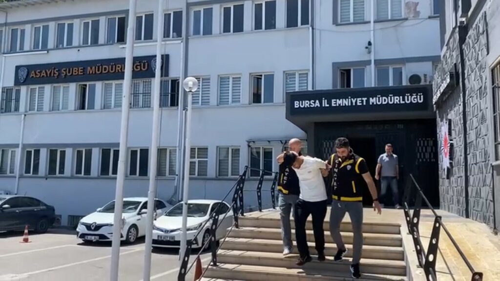 Bursa’da uzun namlulu silahlarla ateş açan şüpheliler tutuklandı