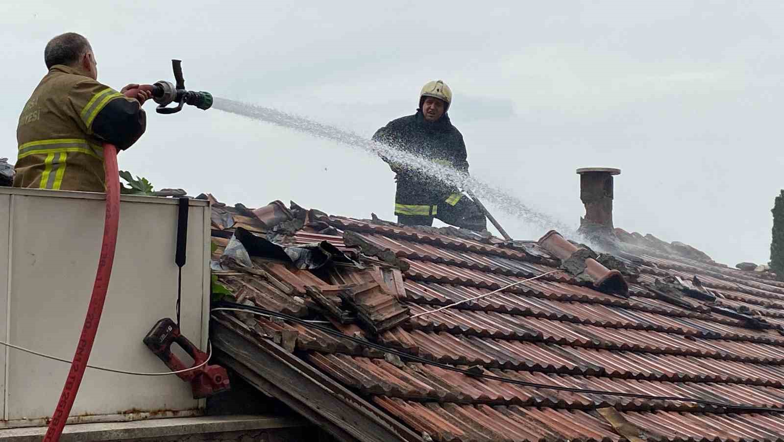 Bursa’da müstakil ev küle döndü