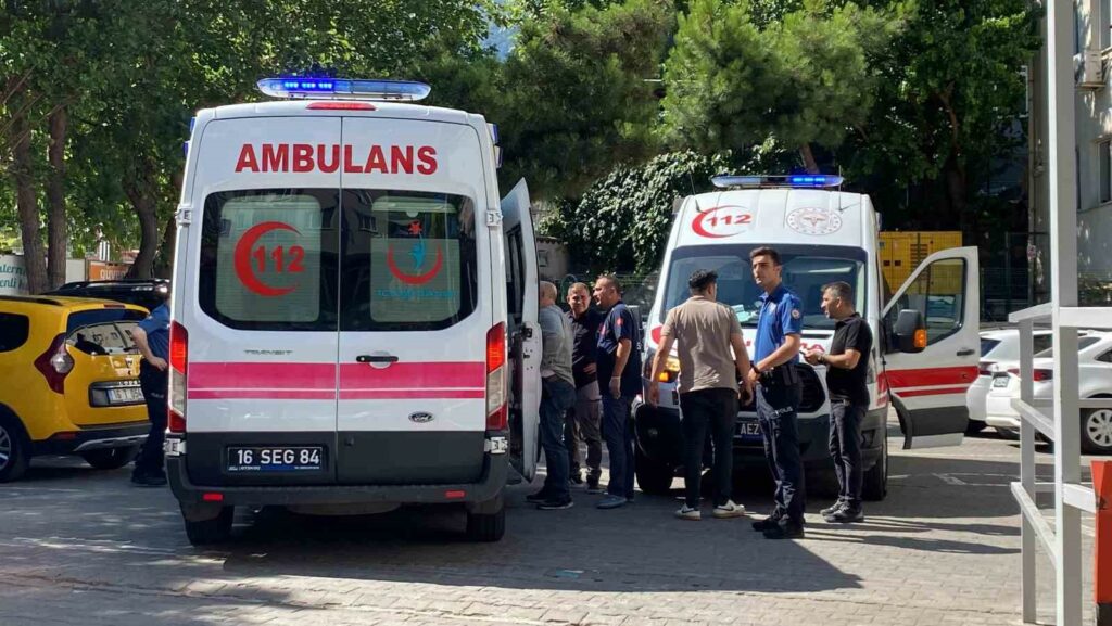 Takside gördüğü eşine kurşun yağdırdı, eşi ve taksici yaralandı