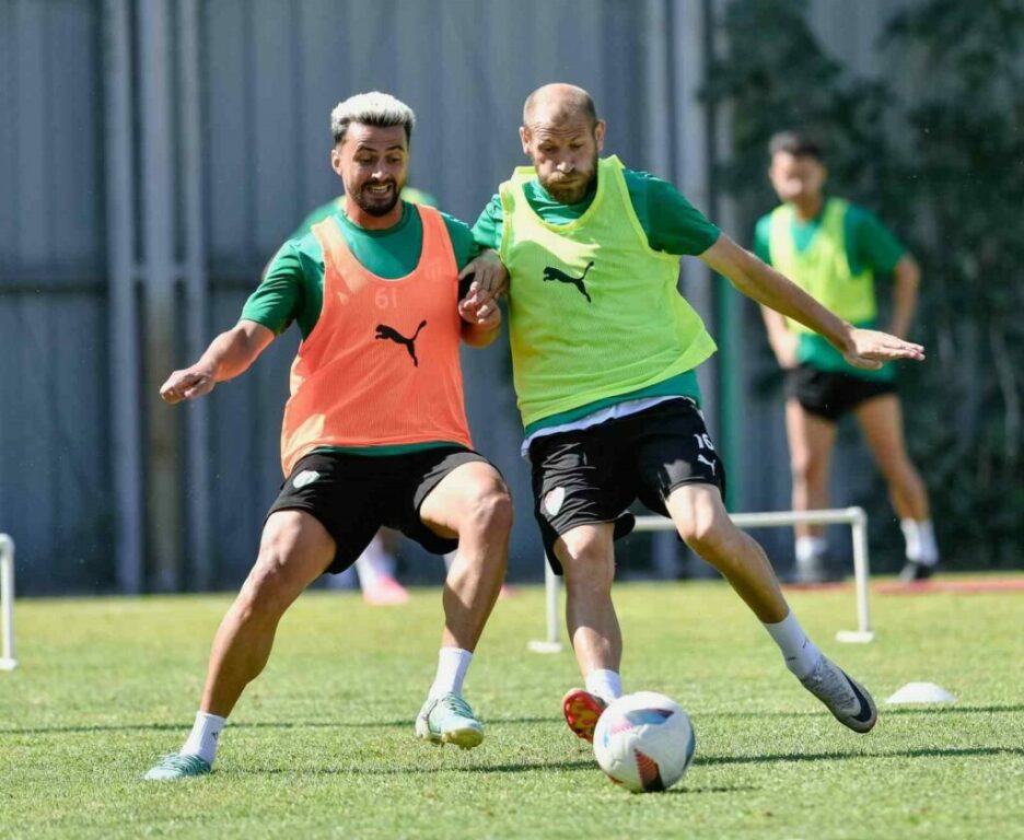 Bursaspor’da çalışmalar sürüyor