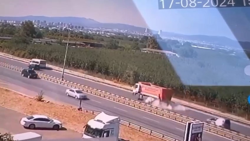 Hafriyat kamyonunun lastiği bomba gibi patladı