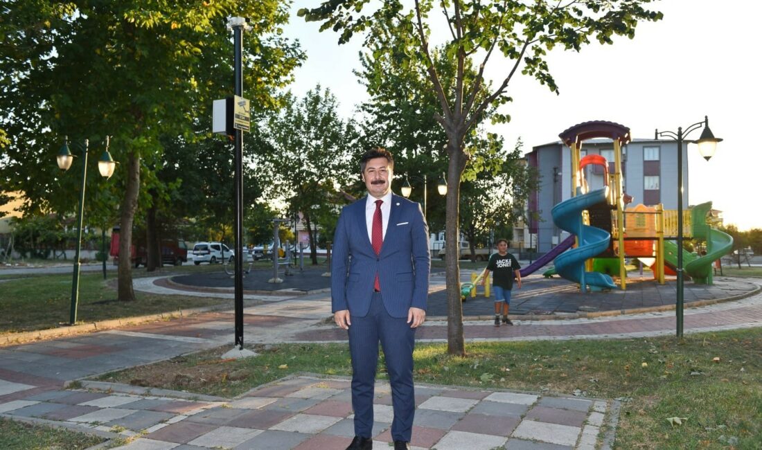 YENİŞEHİR’DE ÇOCUK PARKLARINA TAKILAN