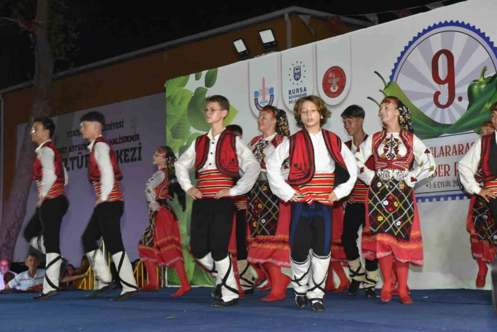 Altın Biber Festivali’nde folklör şöleni